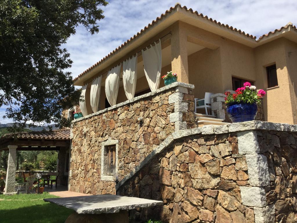 Il Giardino Di Daniela Bed & Breakfast Сан Теодоро Екстериор снимка