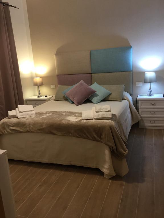 Il Giardino Di Daniela Bed & Breakfast Сан Теодоро Екстериор снимка